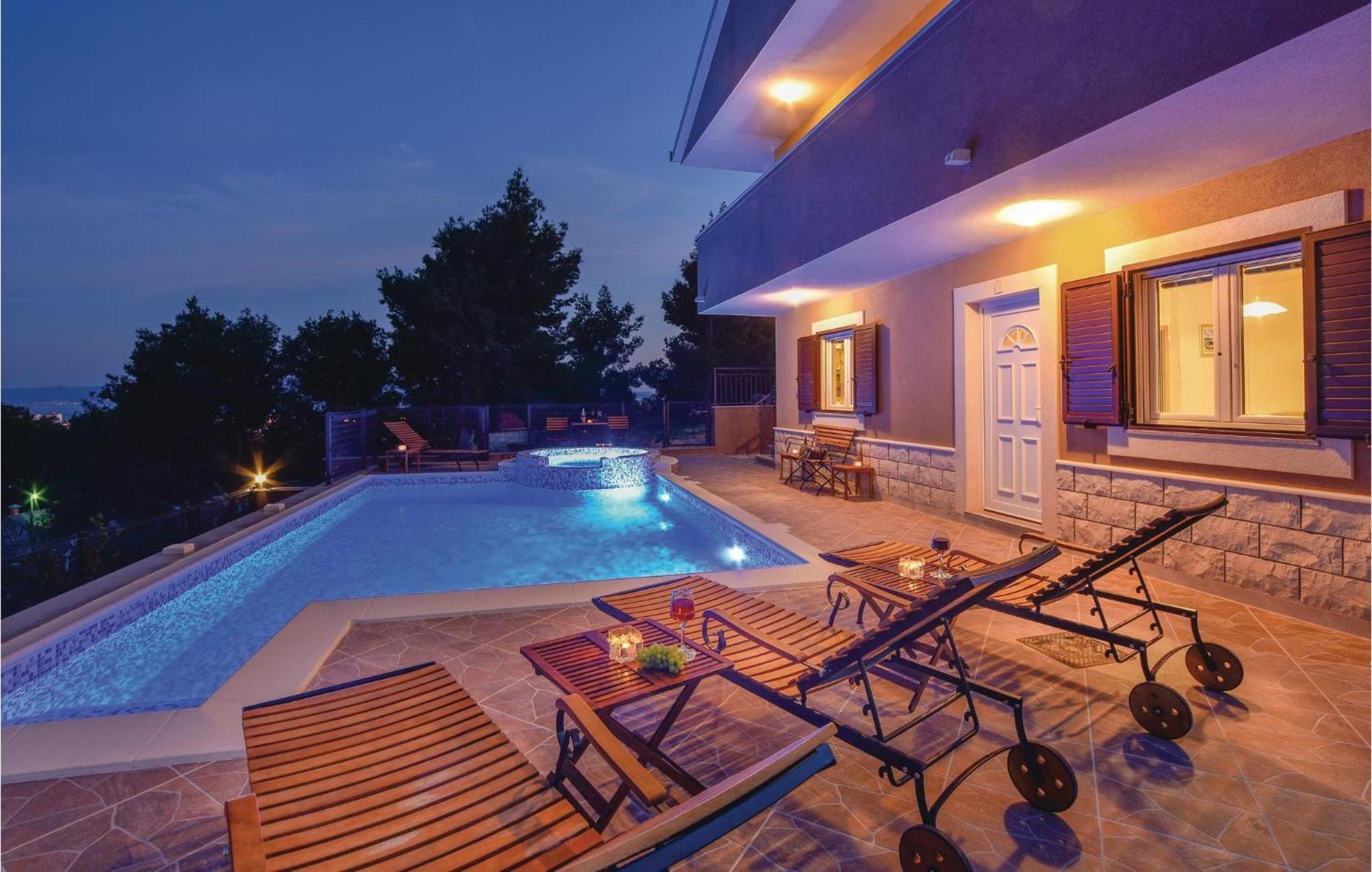Lovely Home In Split With Jacuzzi Extérieur photo