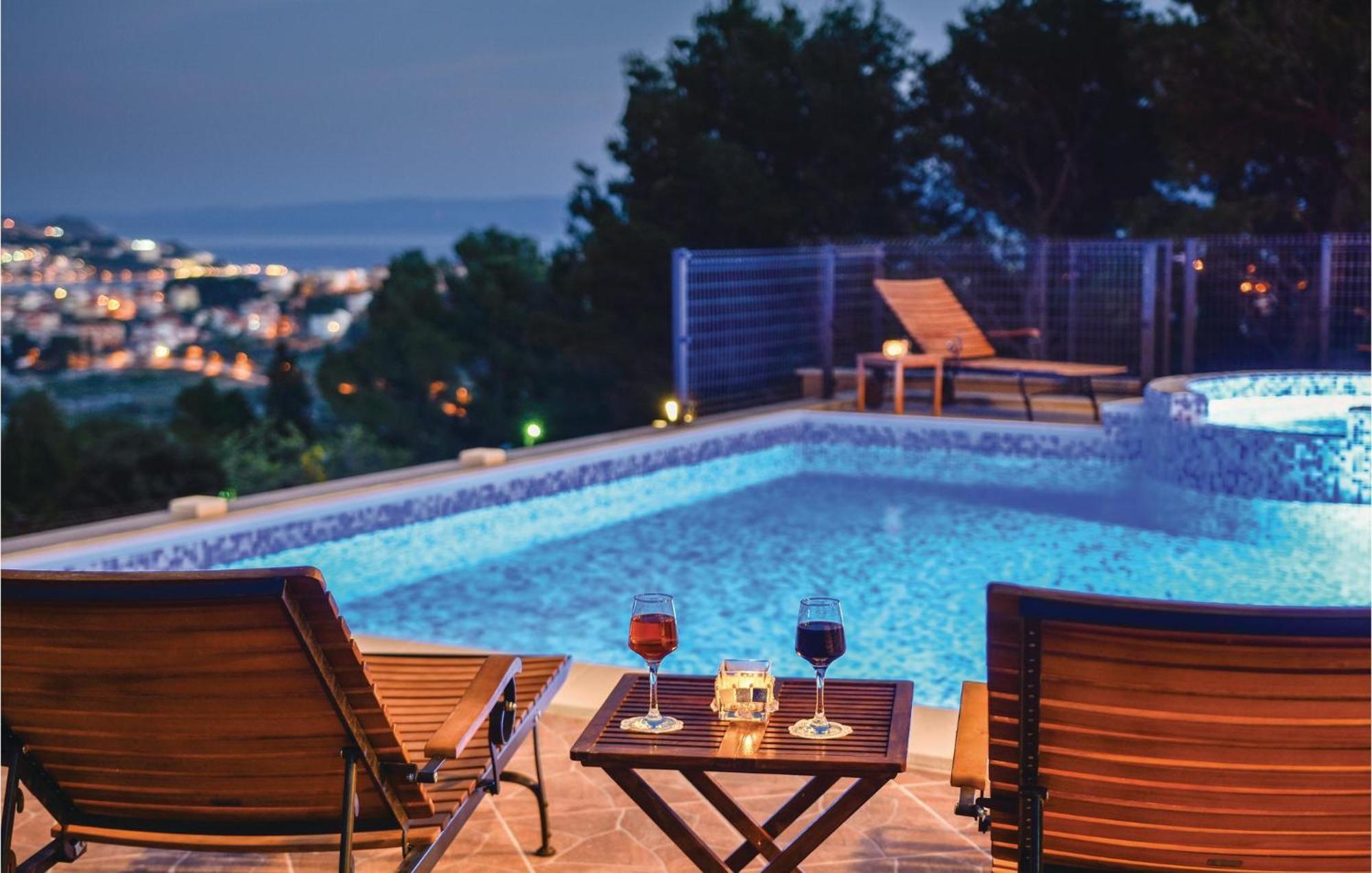 Lovely Home In Split With Jacuzzi Extérieur photo