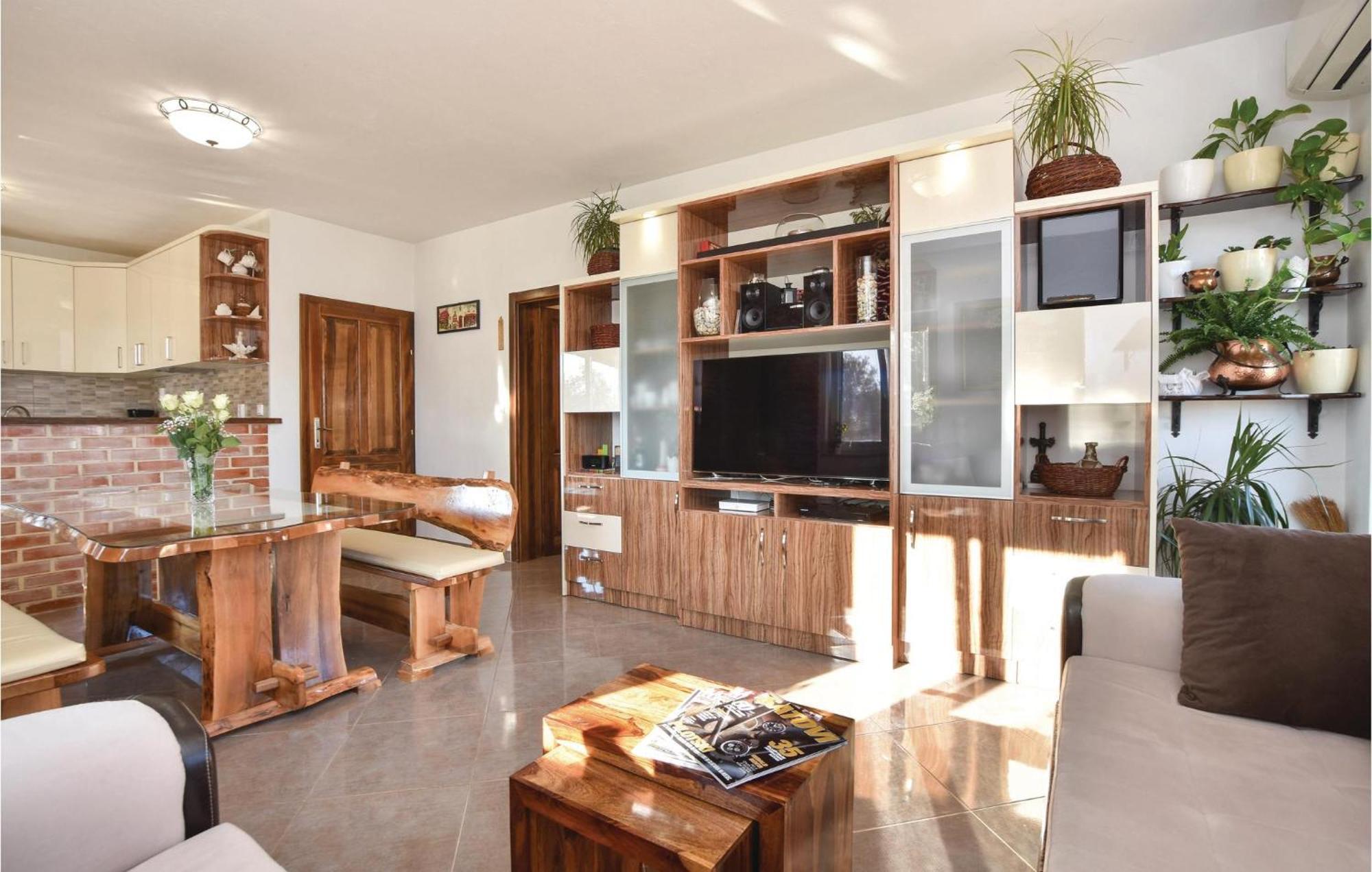 Lovely Home In Split With Jacuzzi Extérieur photo