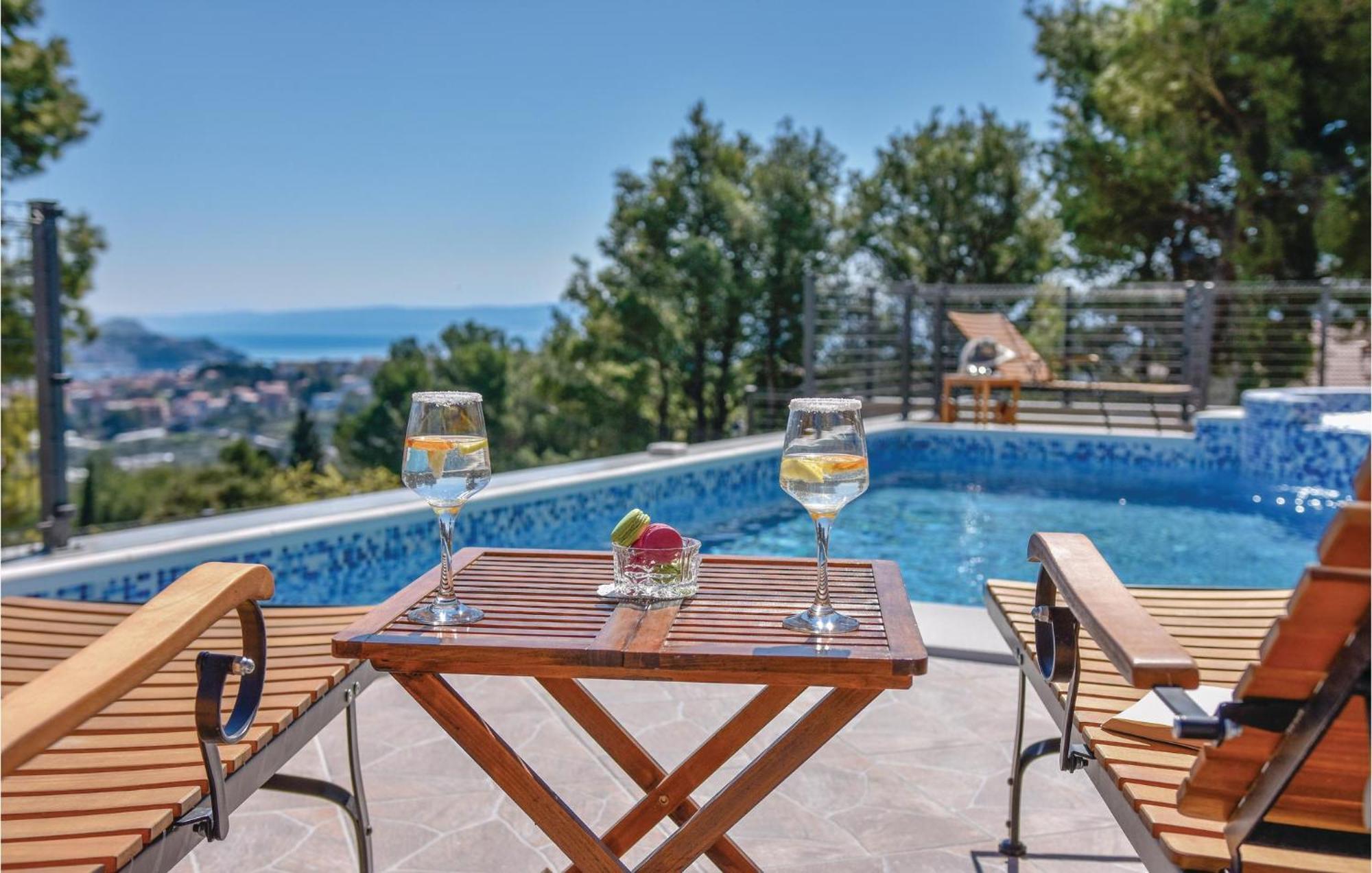Lovely Home In Split With Jacuzzi Extérieur photo